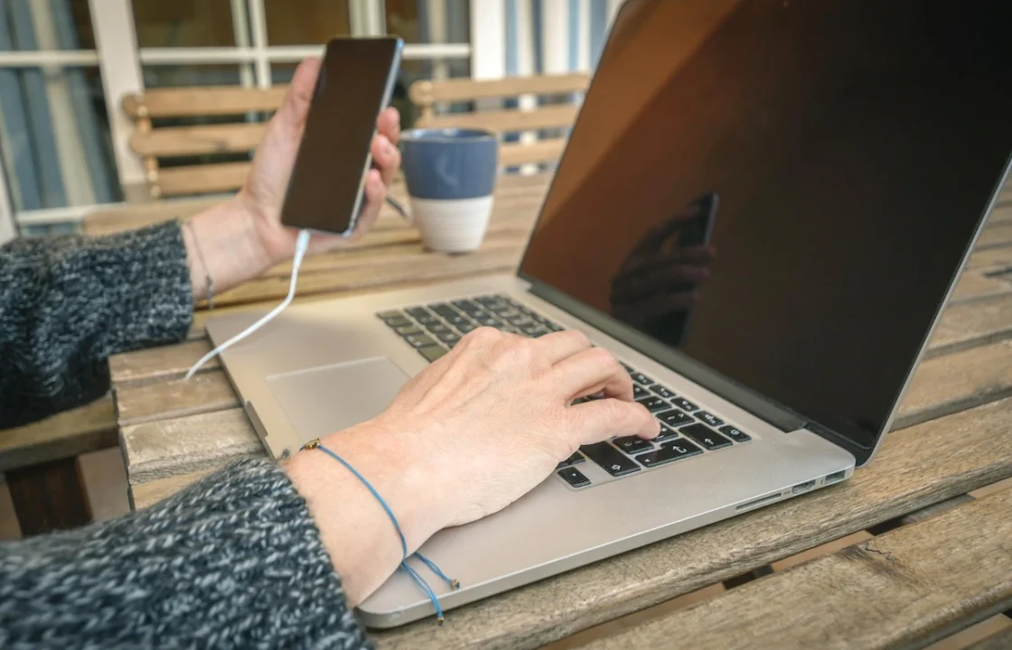 cara memindahkan foto dari hp ke laptop