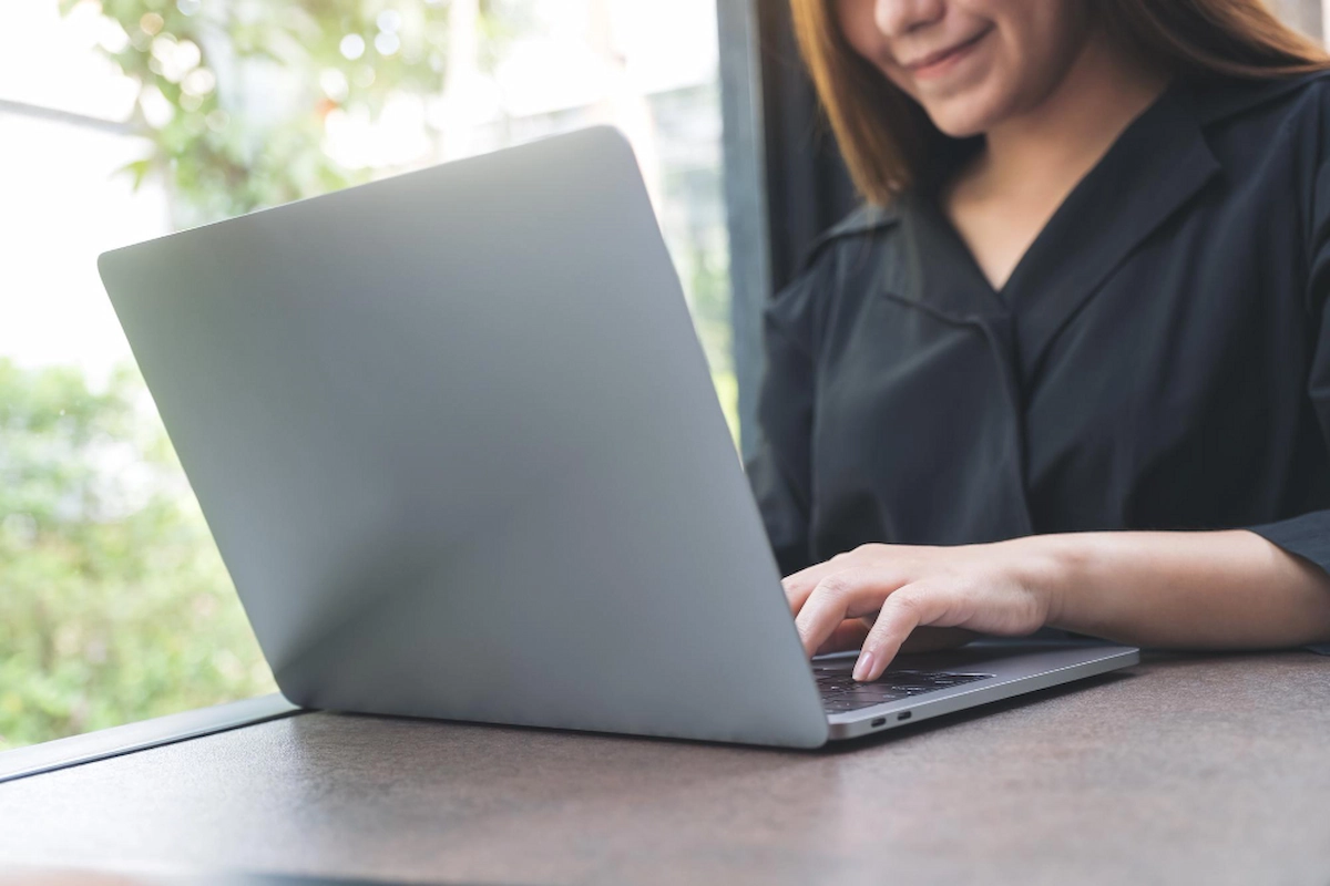 perbedaan MacBook m1 dan m2