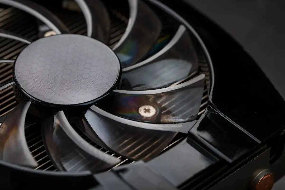 cara membersihkan kipas laptop