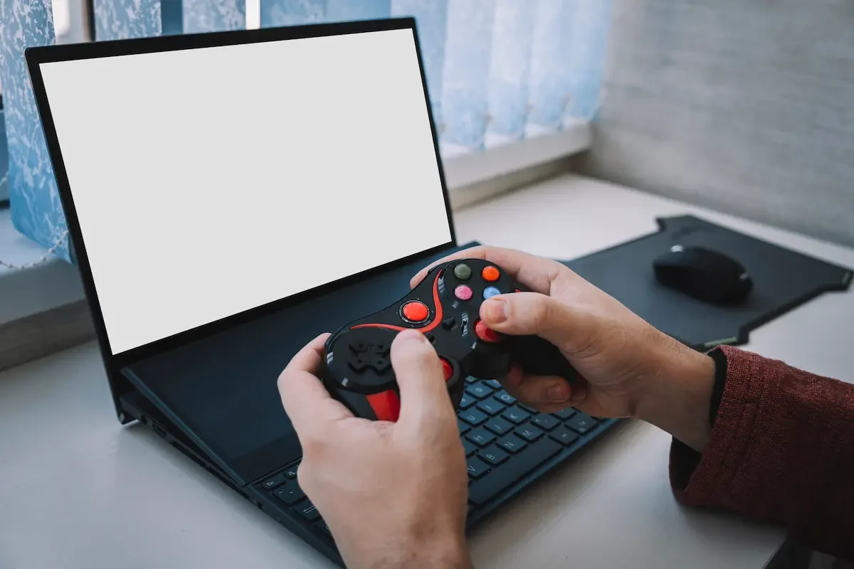 laptop gaming tipis